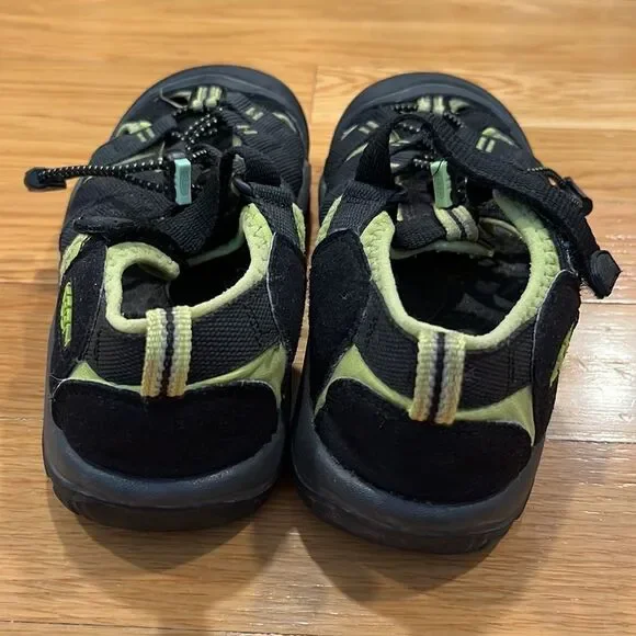 KEEN women Sandler size 5. - Picture 4 of 6
